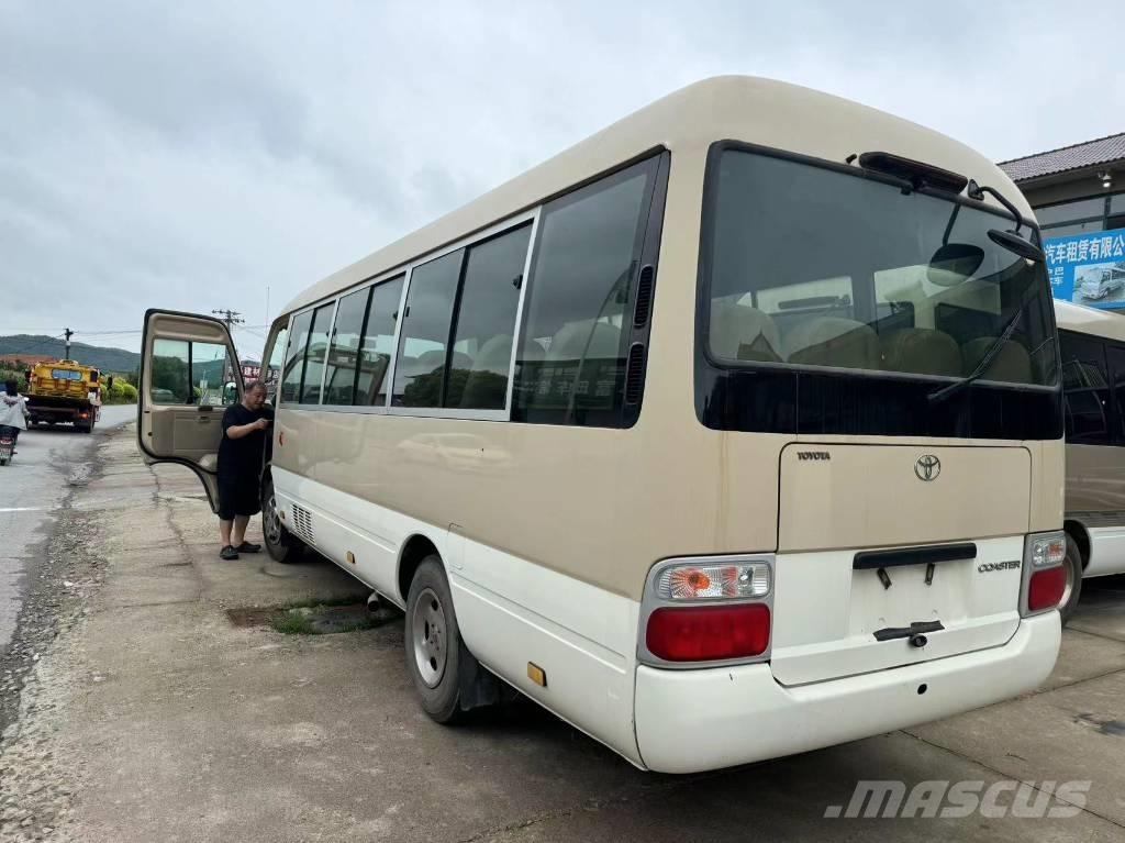 Toyota Coaster Bus حافلة صغيرة