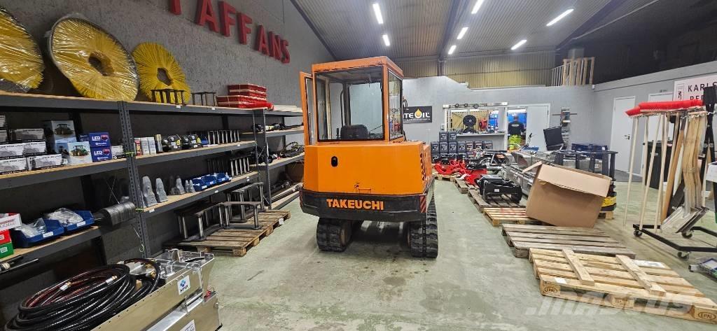 Takeuchi TB 36 حفارات صغيرة أقل من 7 طن (حفارات صغيرة)