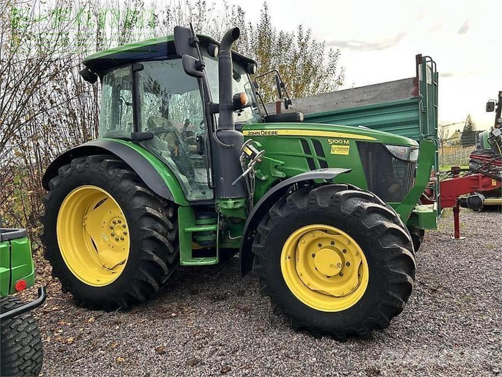 John Deere 5100m الجرارات