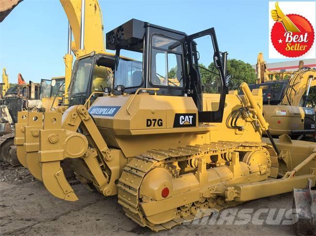 CAT D 7 G بلدوزرات مجنزرة
