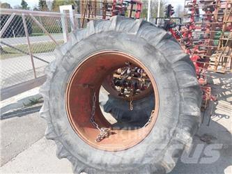 Taurus 520/70-34 الإطارات والعجلات والحافات