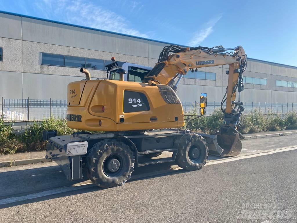 Liebherr A 914 حفارات بعجل