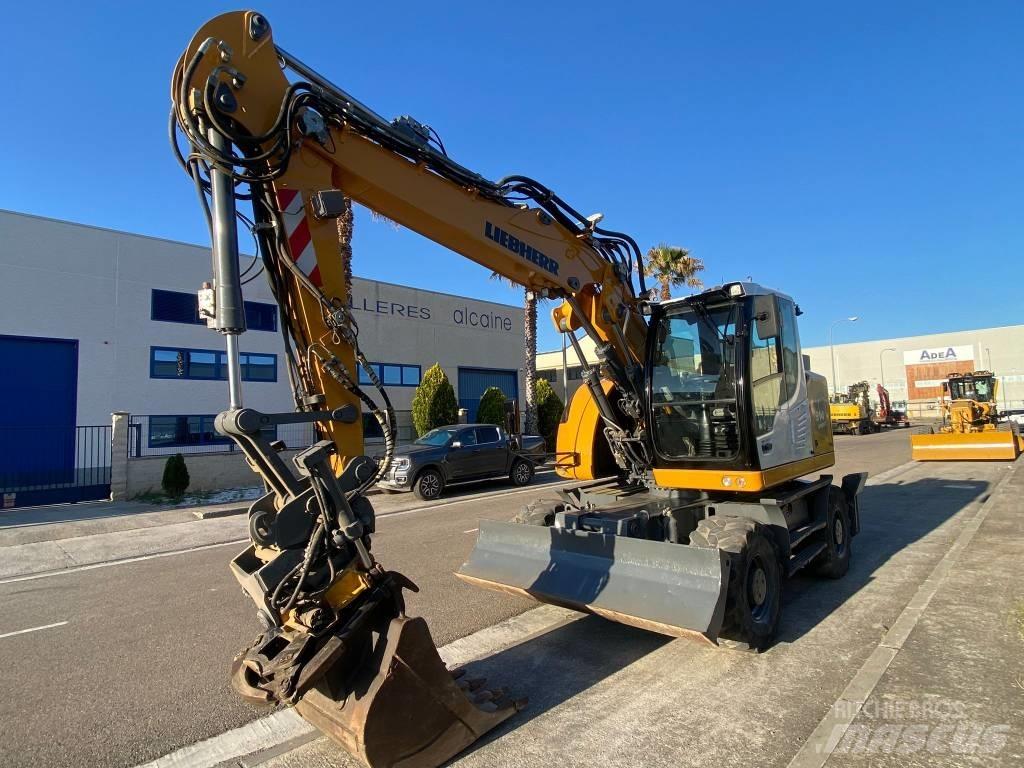 Liebherr A 914 حفارات بعجل