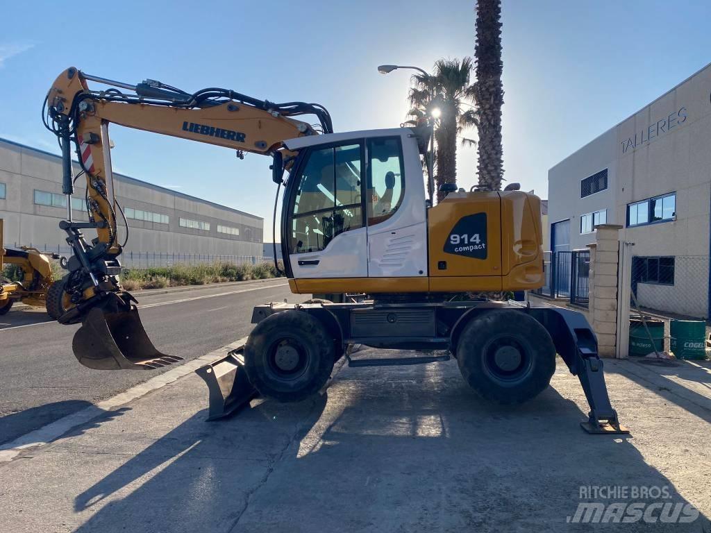 Liebherr A 914 حفارات بعجل