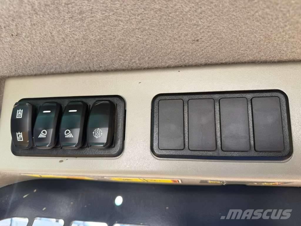 CAT 259 D3 لوادر انزلاقية التوجيه