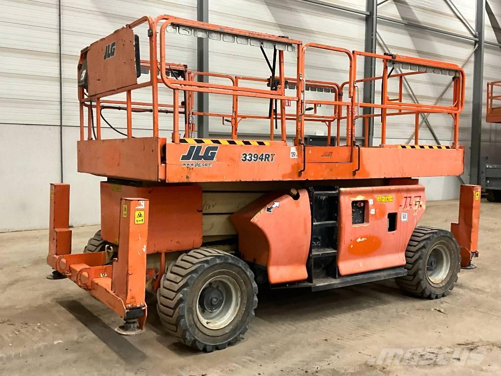 JLG 3394 RT رافعات مقصية الشكل