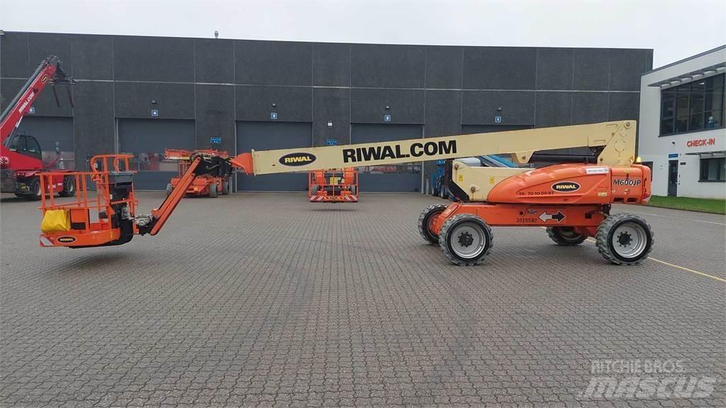 JLG M600JP رافعات سلة تلسكوبية