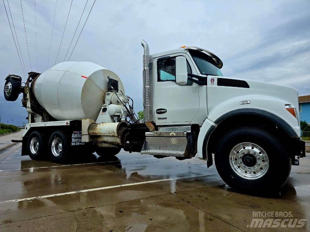 Kenworth T 880 شاحنات أخرى