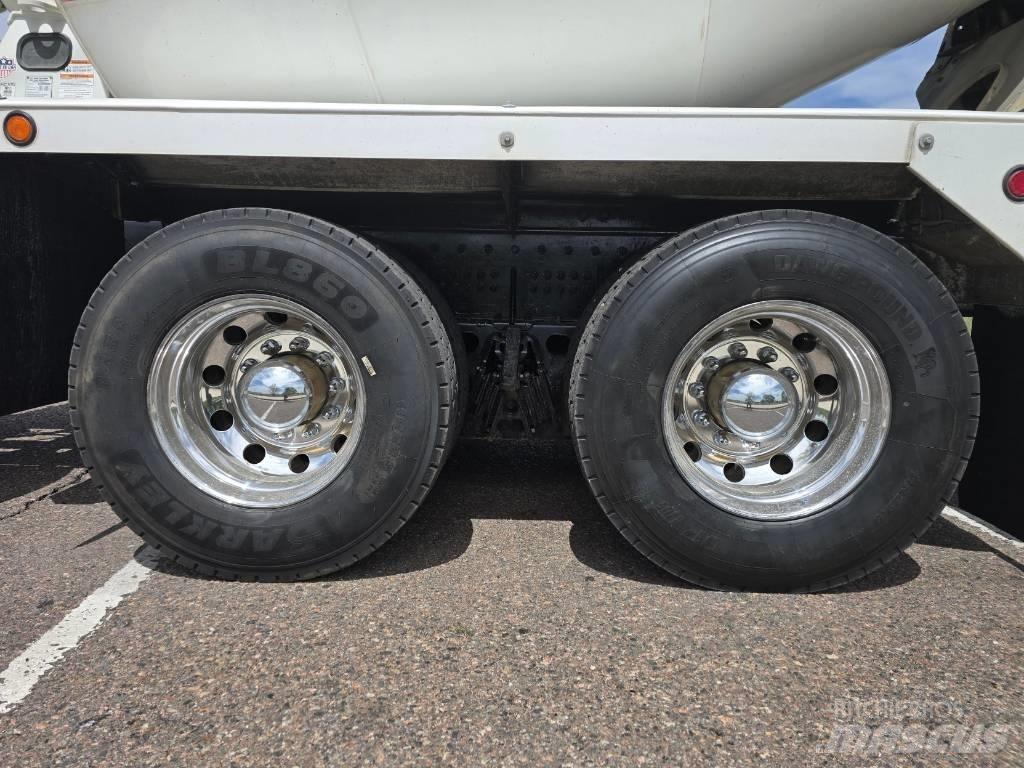 Kenworth T 880 شاحنات أخرى