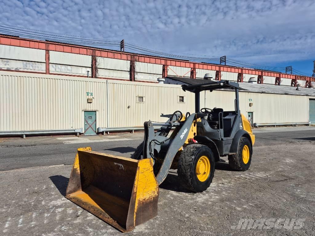 John Deere 204 K لوادر بعجل