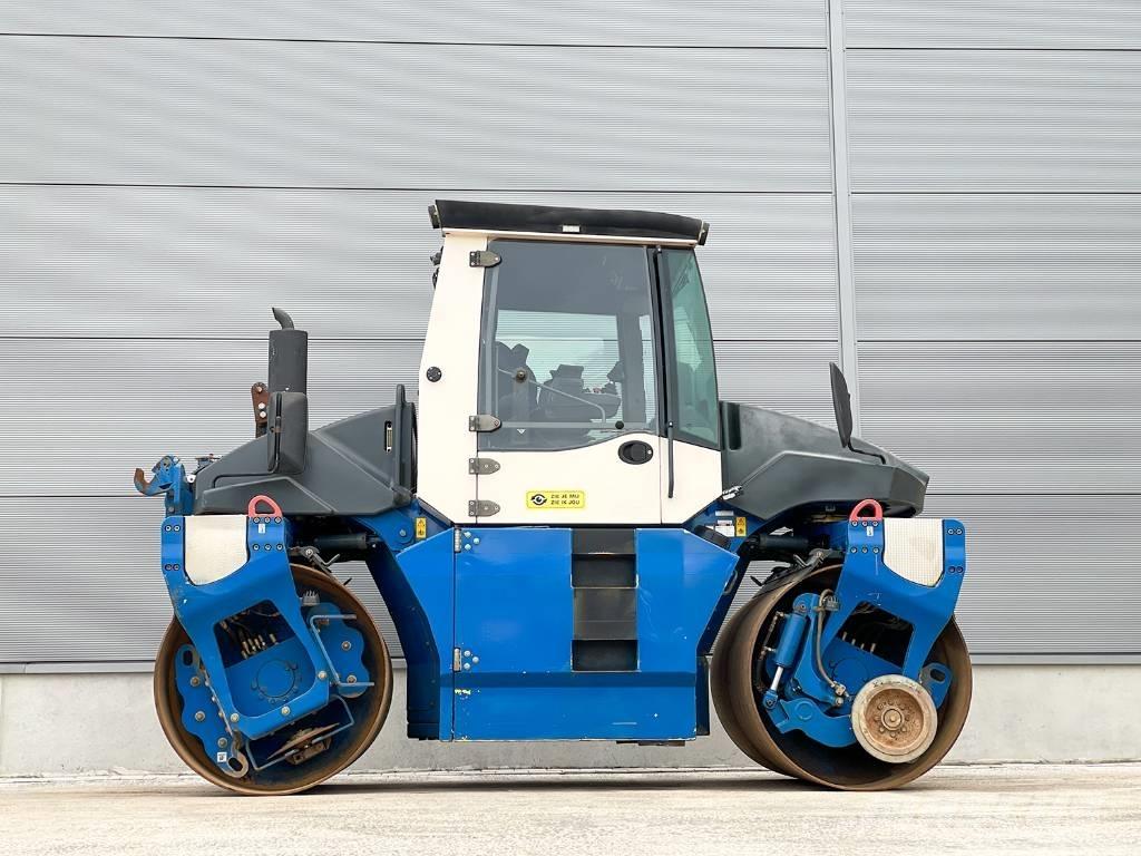 Bomag BW 154 AP-4 مداحل ثنائية الاسطوانة