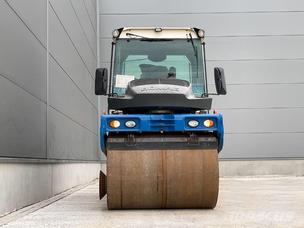 Bomag BW 154 AP-4 مداحل ثنائية الاسطوانة