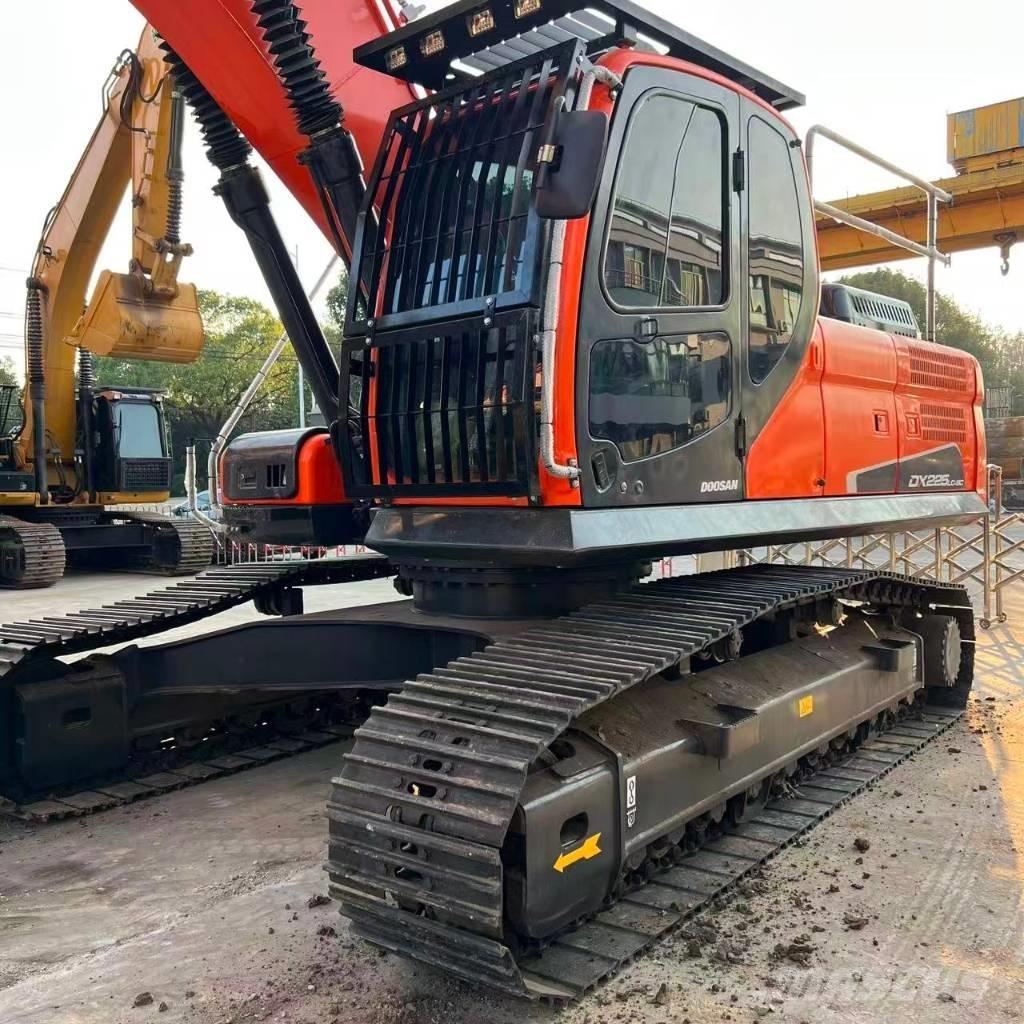 Doosan DX225LC-9C حفارات زحافة