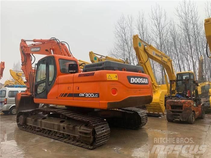 Doosan dx300 حفارات زحافة