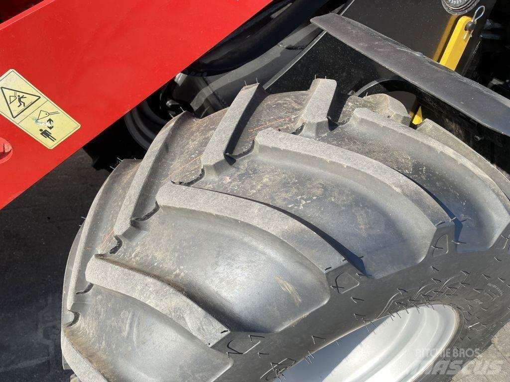 Manitou MLA3 لوادر بعجل