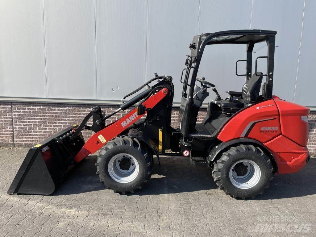 Manitou MLA3 لوادر بعجل