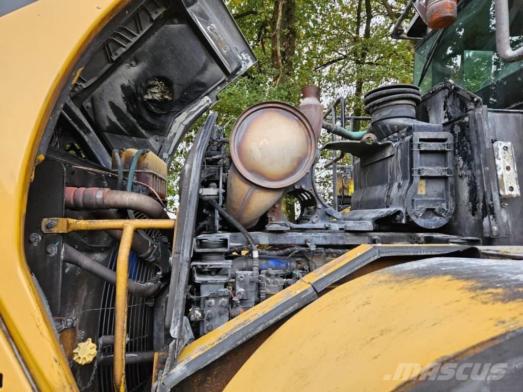 CAT 950 K لوادر بعجل