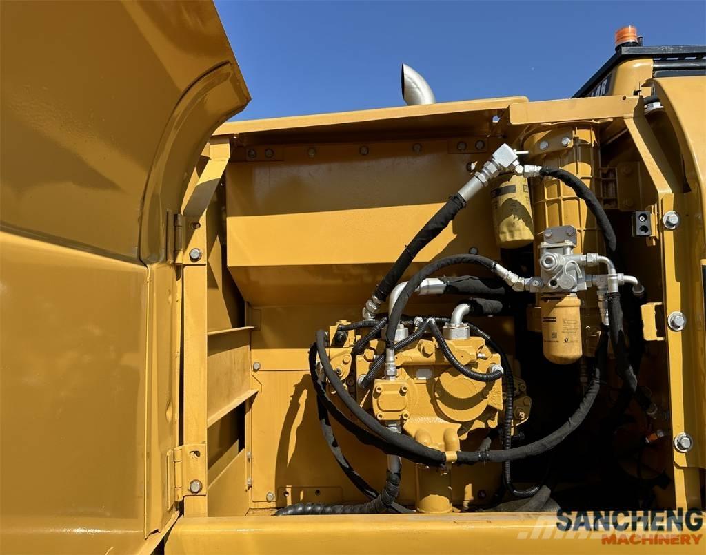 CAT 320 C حفارات زحافة