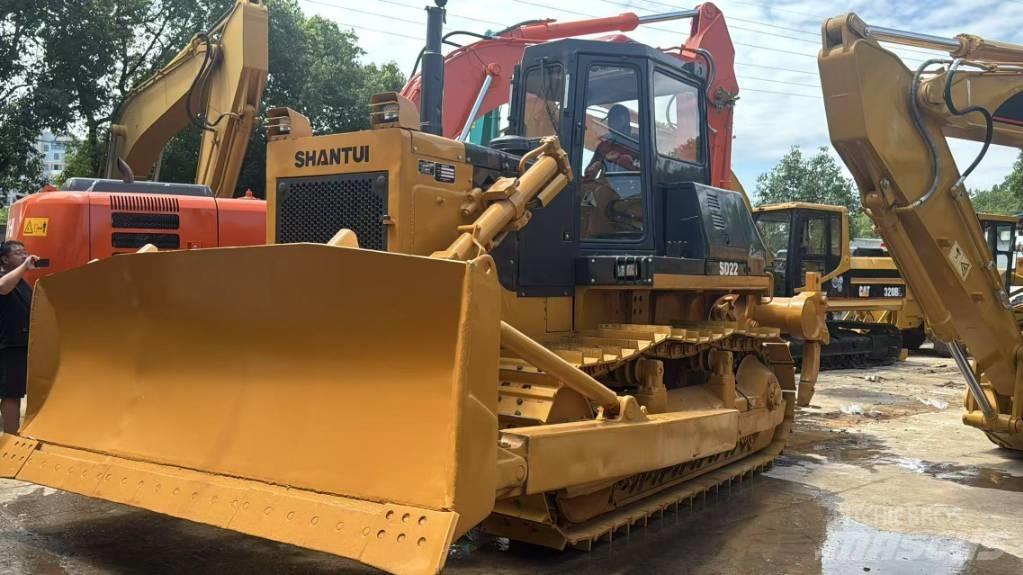 Shantui SD 22 بلدوزرات مجنزرة