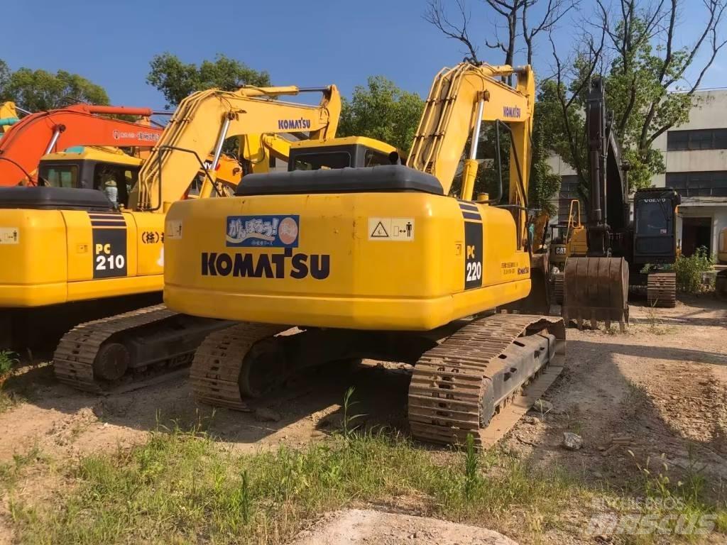 Komatsu PC 220-7 حفارات زحافة