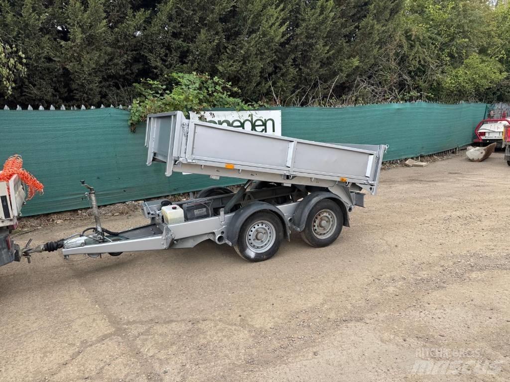 Ifor Williams 8 x 5 مقطورات قلابة