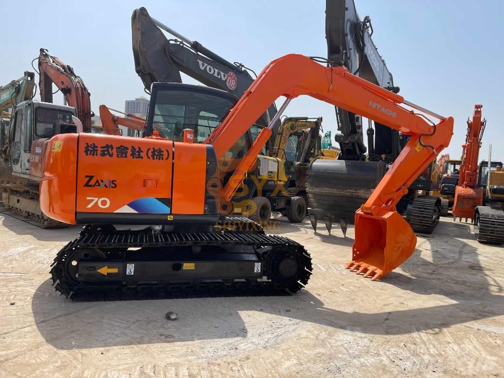 Hitachi ZX 70 حفارات وسط 7 طن - 12 طن