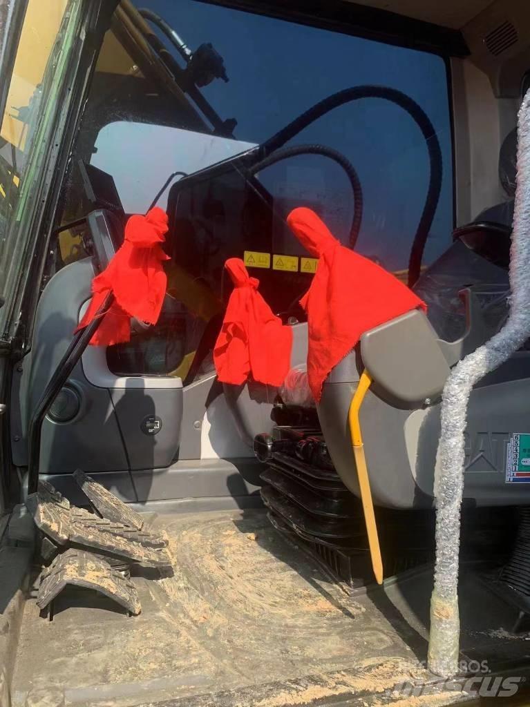 CAT 320 D L حفارات زحافة