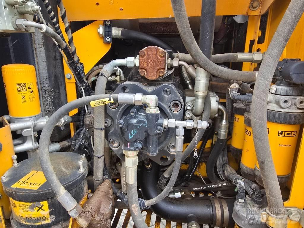 JCB JS 220 N LC حفارات زحافة