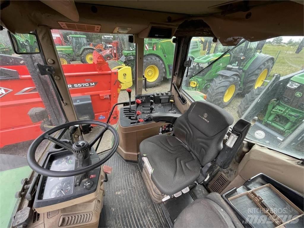 John Deere 6800 الجرارات