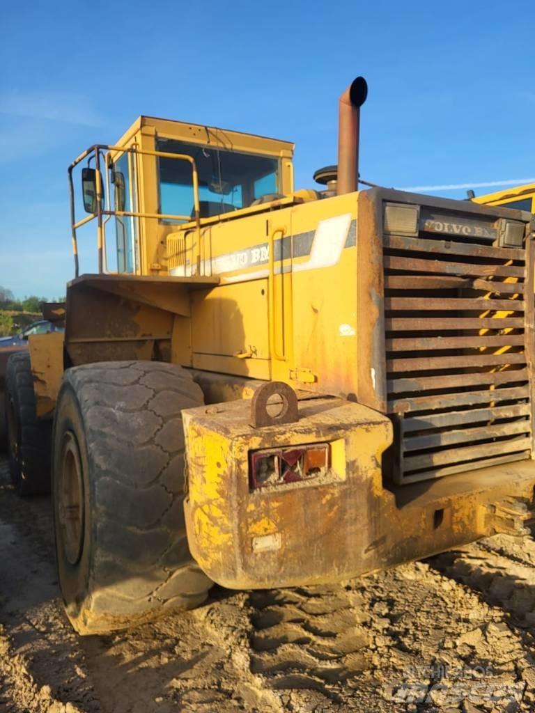 Volvo L180C لوادر بعجل