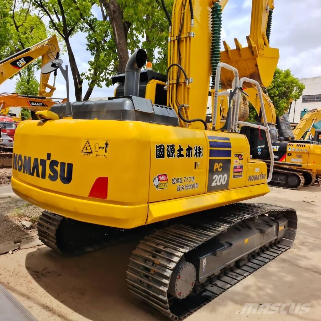 Komatsu PC 200-8 حفارات زحافة