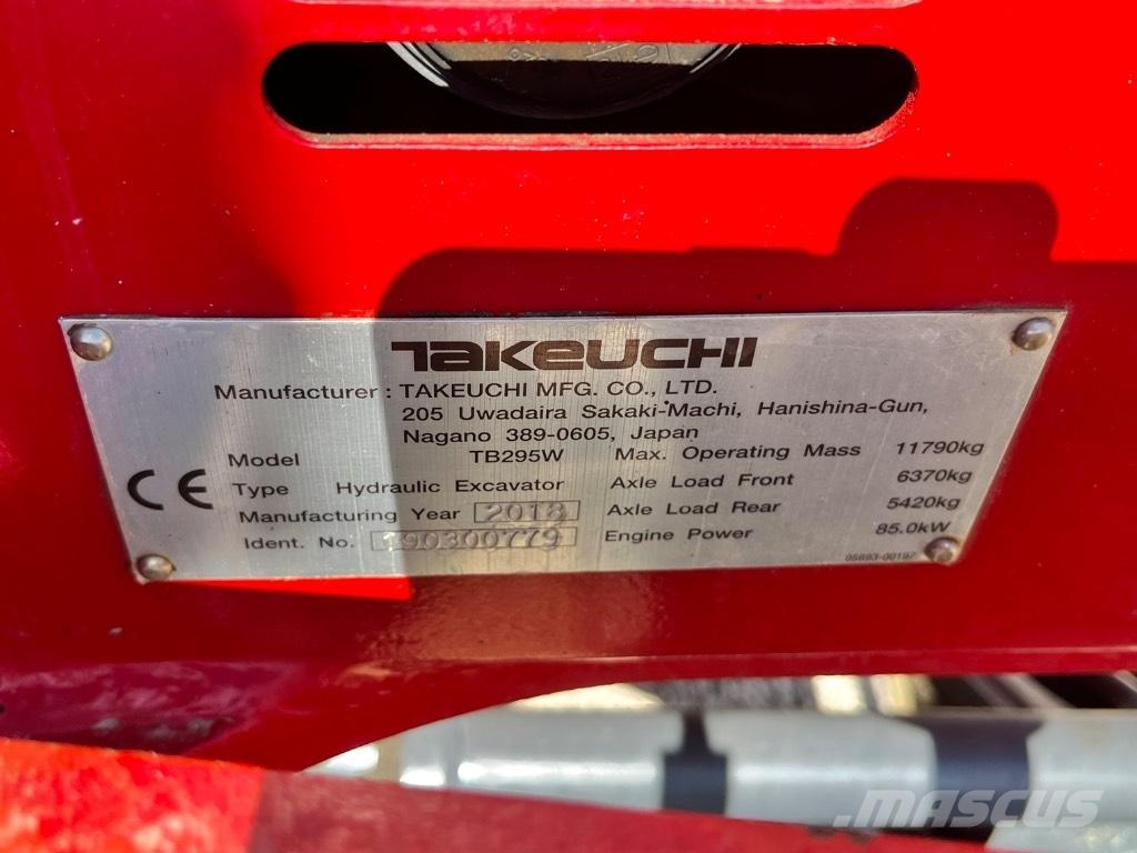 Takeuchi TB 295 W حفارات بعجل