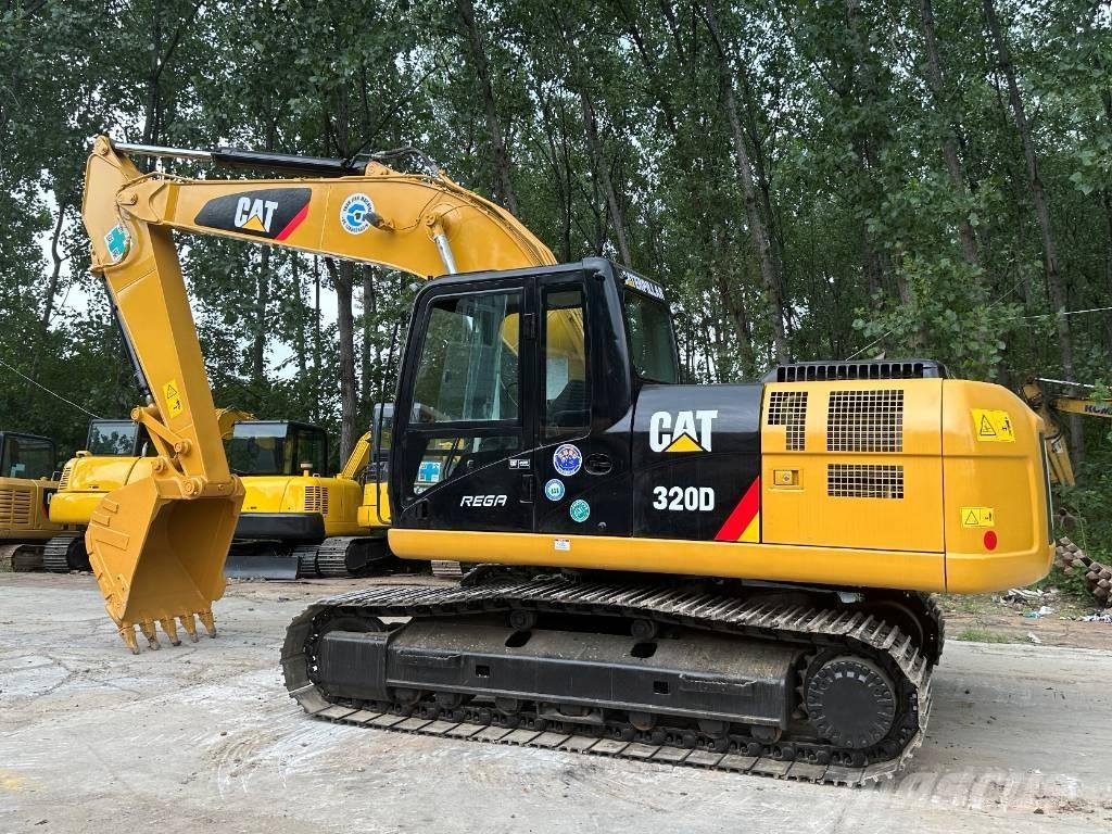CAT 320D حفارات زحافة