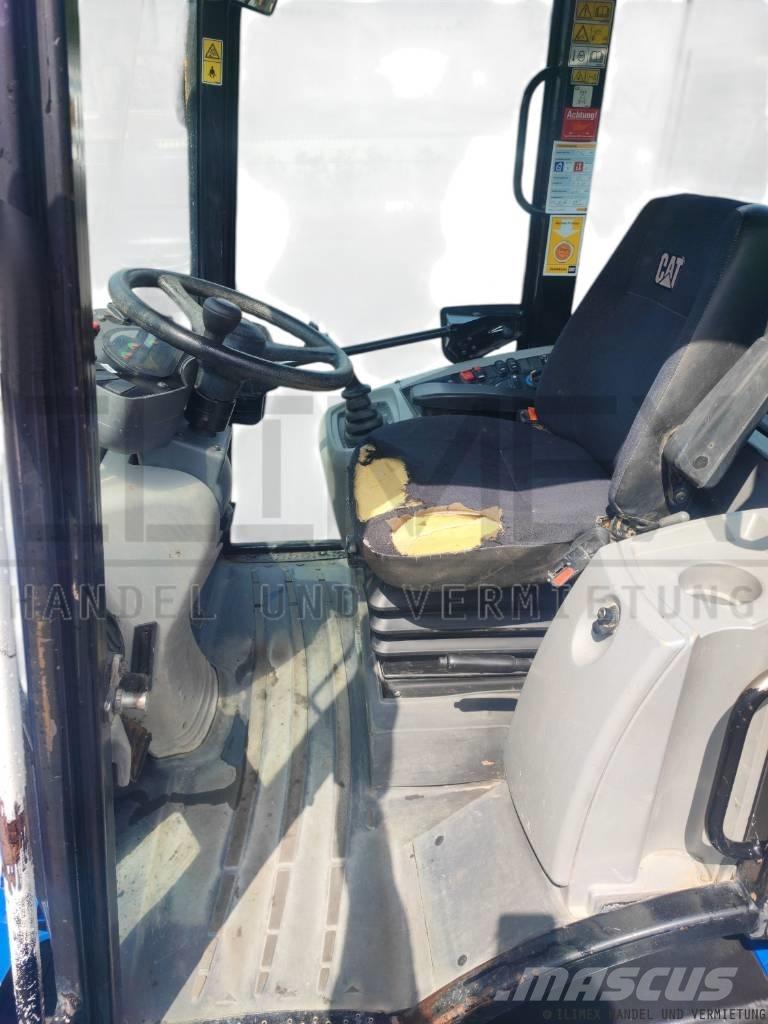 CAT 908 M لوادر بعجل