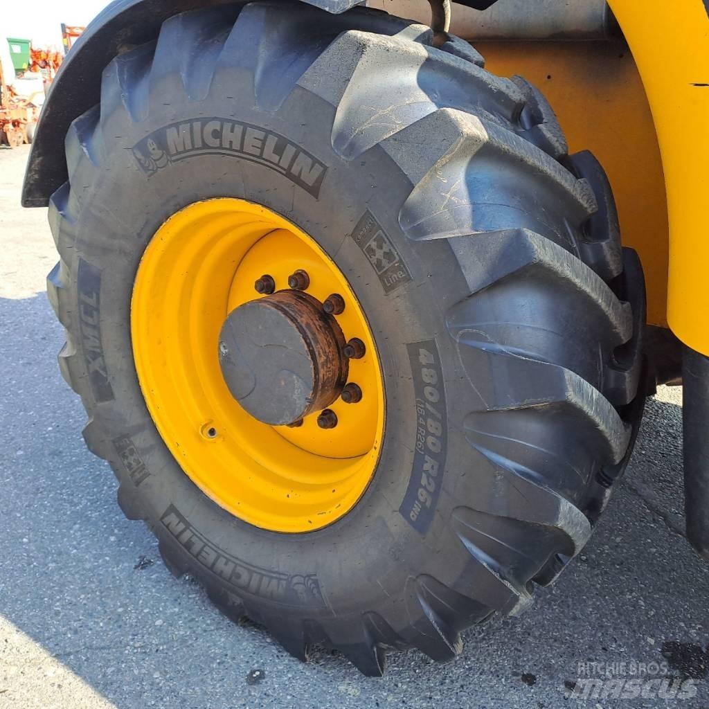 JCB 550-80 معدات مناولة لأغراض الزراعة