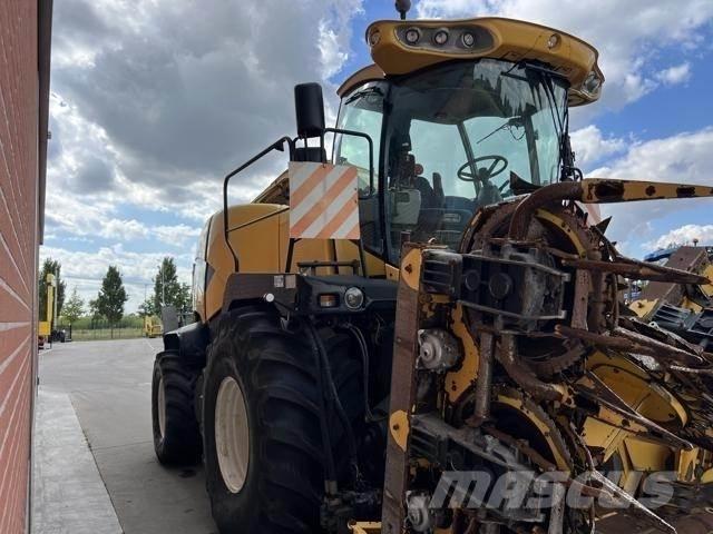 New Holland FR9080 علافات ذاتية الدفع