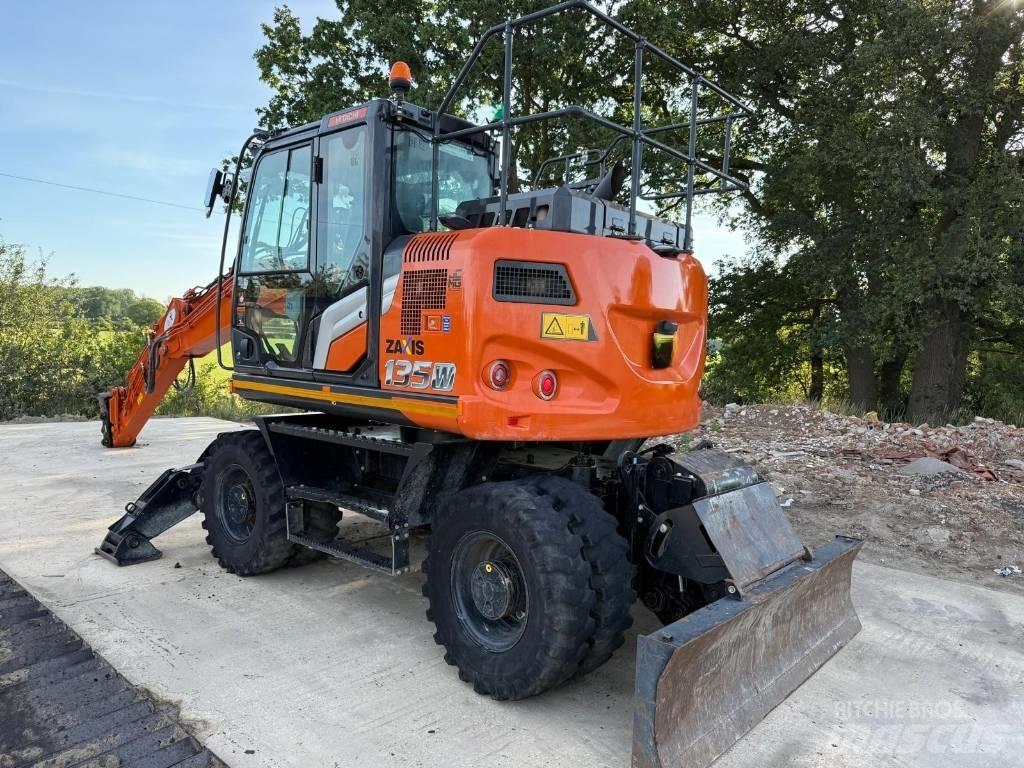 Hitachi ZX 135 W-7 حفارات بعجل