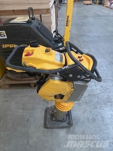 Bomag BT65 دكاكات أفقية