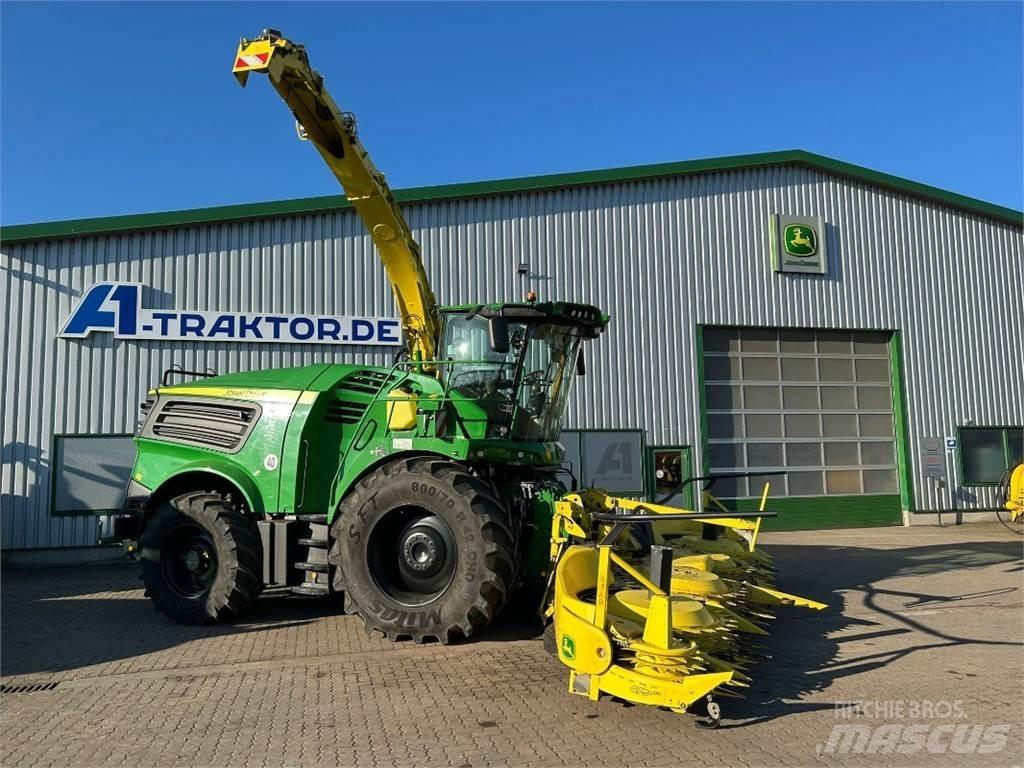 John Deere 8400i حصادات الأعلاف