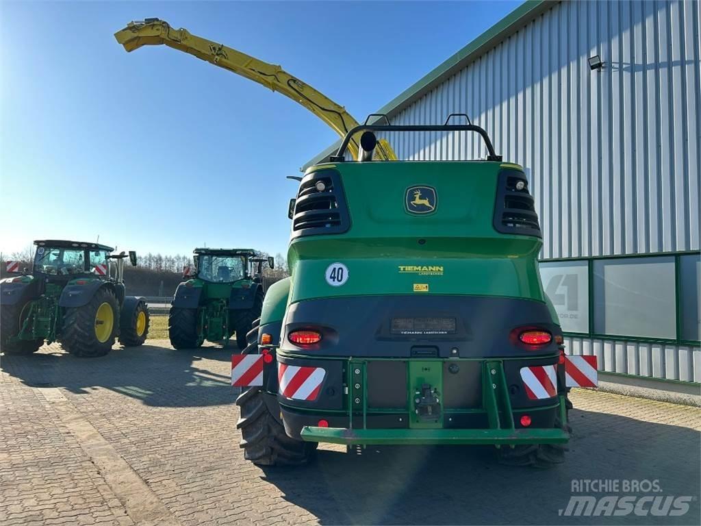 John Deere 8400i حصادات الأعلاف