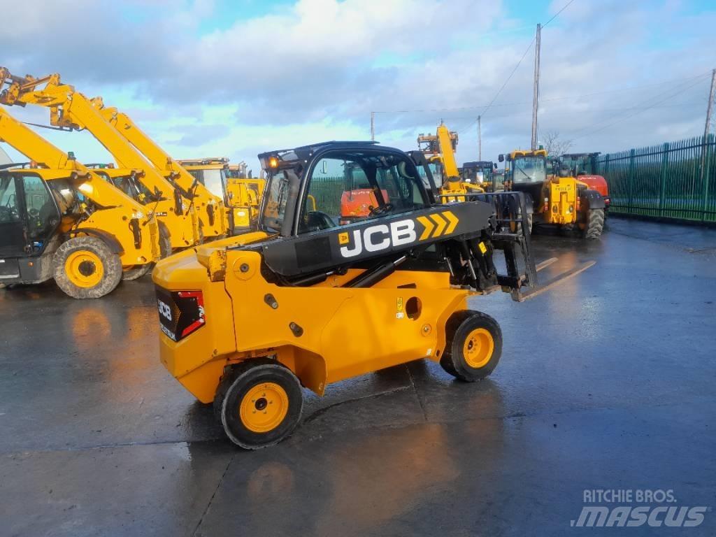 JCB 35-26D 4WD شاحنات الديزل