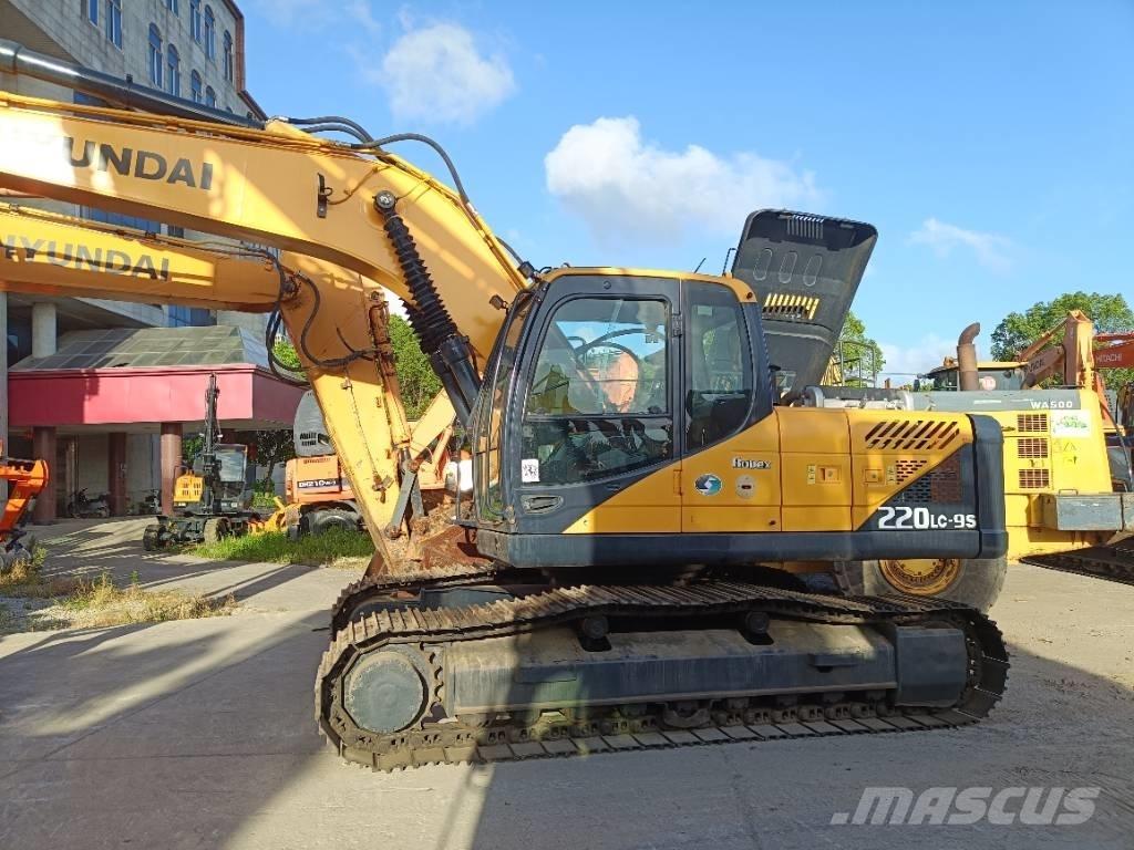 Hyundai R220LC-9S حفارات زحافة