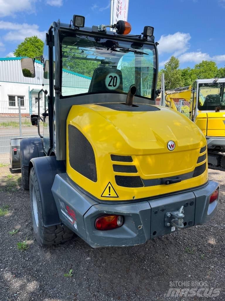 Wacker Neuson WL 52 لوادر بعجل