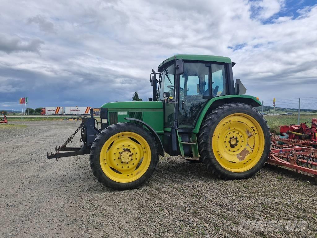 John Deere 6210 الجرارات