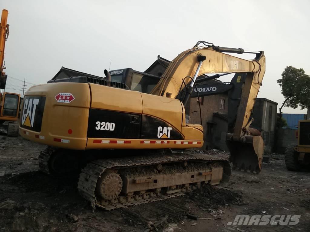 CAT 320 D حفارات زحافة