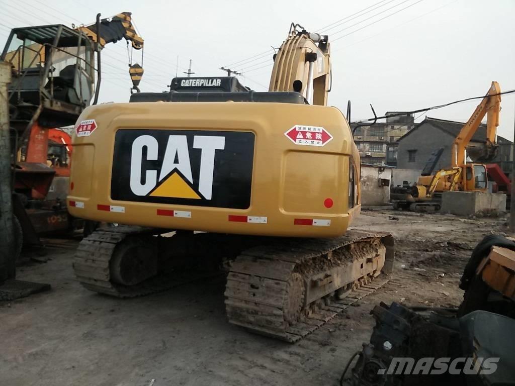 CAT 320 D حفارات زحافة