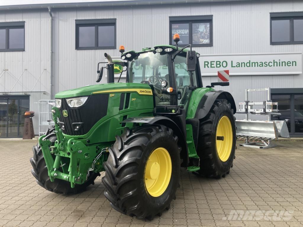 John Deere 6M240 الجرارات
