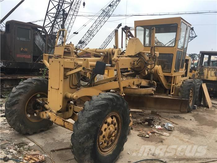 Komatsu GD 623 A معدات تمهيد الطرق