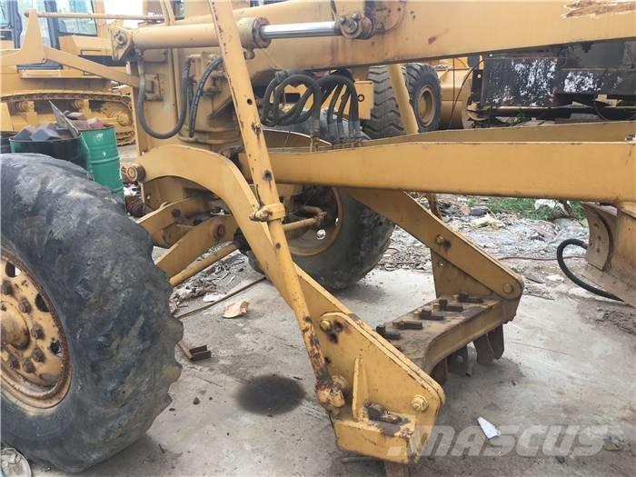 Komatsu GD 623 A معدات تمهيد الطرق