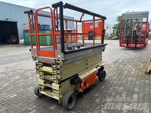 JLG 3246 ES رافعات مقصية الشكل